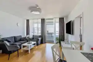 Cozy Neuss Apartment With Modern Amenities, Нойс