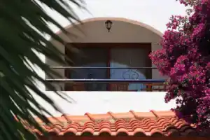 Uzhan Beach Hotel, Битез