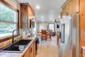 Sioux Falls Home Near Downtown: 2 Living Areas!, Су-Фолс