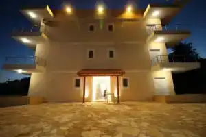 Hotel «Afrodite», Дерми