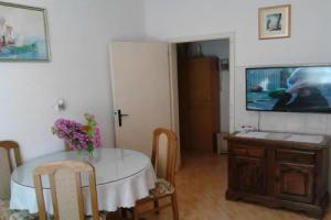 Stone Guest House, Солин