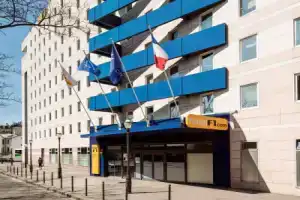 Hotel «F1 Paris Saint Ouen Marché Aux Puces Rénové», Париж