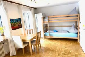 Gemütliches Privatzimmer / Garten / in geteilten Haus / nahe München Zentrum, Мюнхен