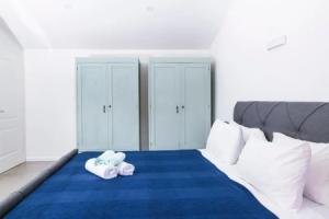 M9 Rooms, Изола