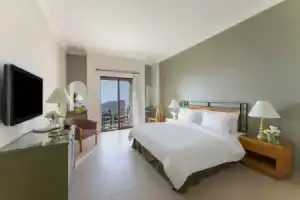 Mövenpick Nabatean Castle Hotel, Вади Муса