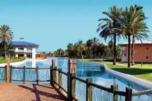 PortAventura® Hotel Caribe - Includes PortAventura Park Tickets, Салоу