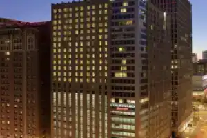 Courtyard by Marriott Chicago Magnificent Mile, Чикаго