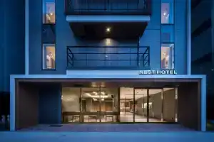 Nest Hotel Hiroshima Hatchobori, Хиросима