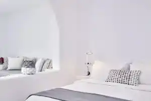 Cliff Side Suites, Фиростефани