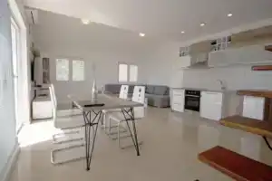 Lux Apartment Queen, Бечичи
