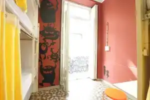 The River Hostel, Валенсия