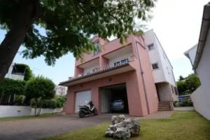 Apartments Leonarda, Betina