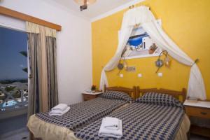 Отель «Golden Star», Фира