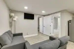 < 3 Mi to Downtown Greenville! Convenient 2BR Home, Гринвилл