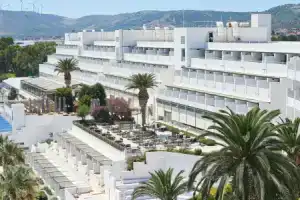 Altin Yunus Resort & Thermal Hotel, Чешме