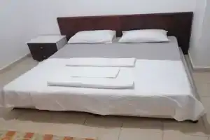 Altıntaş Pansiyon, Гейнюк