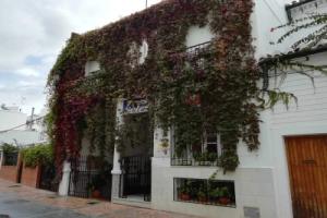 Hostal Tres Soles, Нерха