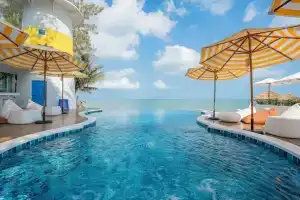 Sea of Love Suite Cafe Pattaya, Банг Саре