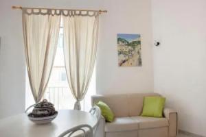 Donna Sara - Cozy Flat In A Charming Amalfi Court, Амальфи