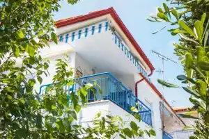 Hidden Pine Apartment, 2 bdrms, Pefkohori, Пефкохори