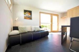 Ferienwohnung Neuhäusler, Schinnas Sura 799, Скуоль