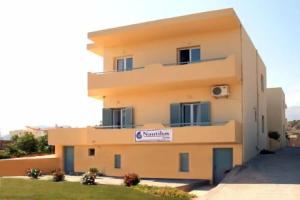 Nautilus Apartments, Сисси