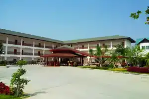CK Hills Hotel, Мае Сот