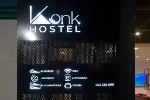 Konk Hostel, Ла-Манга