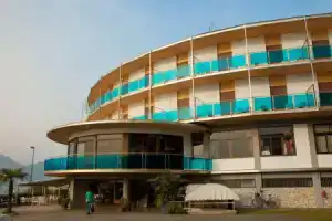 Hotel «Caribe», Брендзоне