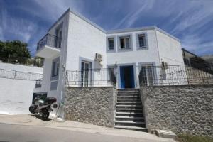 Cleio's Rooms, Панормос