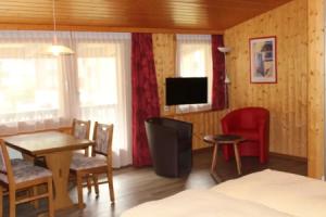 Hotel «Alpha», Грэхен