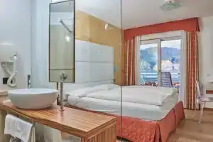Hotel «Capri», Мальчезине