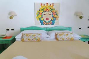 Stromboli Central Family Apartment - 3 Double Rooms, Стромболи