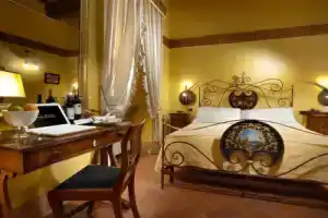 Graziella Patio Hotel, Ареццо