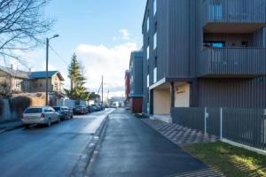 Dream Stay - Brand New Apartment with Balcony & Free Parking, Таллин