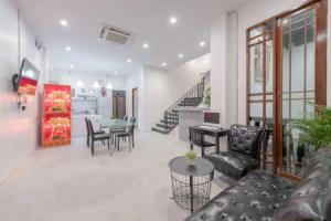 Tiny Taladnoi Hostel, Бангкок