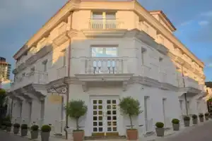 Giulia Albérgo Hotel, Дуррес