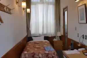 Business Hotel Crescent, Токио