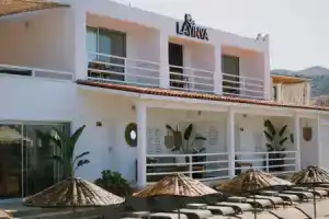 Отель «Lavinya Otel», Гёльтюркбюкю