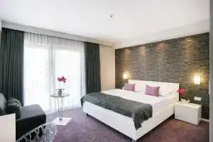 Boutique Hotel Life, Рогозница