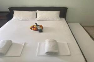 Olivia Apartments, Криопиги