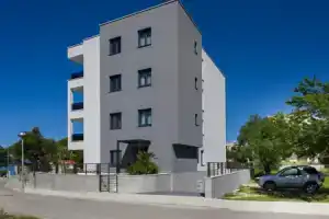 Stunning Apartment in Promajna With Wifi and 2 Bedrooms, Krvavica