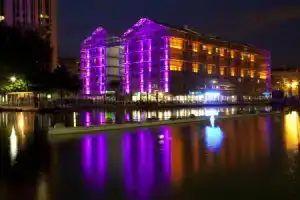 Holiday Inn Express Paris-Canal De La Villette, An Ihg Hotel, Париж