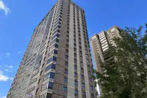 Диван и чемодан на улице Немировича-Данченко 167/3, Новосибирск