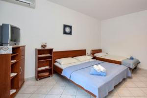 Apartments Mandre Near sea, Mandre