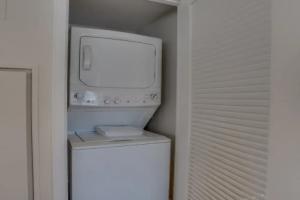 Furnished 2 Bedroom Apartment near National Museum 2 Apts by RedAwning, Вашингтон