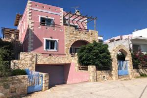 Pink House, Палеохора