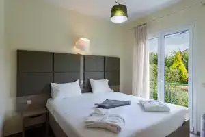 Artemis, Villa With Pool 250m To The Beach, Финикунда