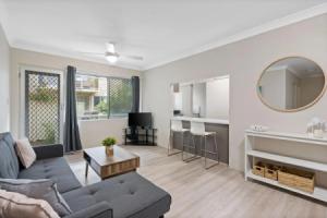 Jewel Court Unit 1, Энтранс