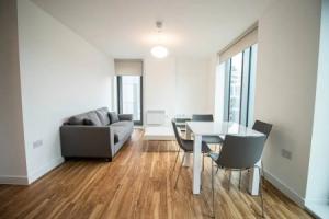 Large And Modern 2 Bedroom Flat With City Views, Манчестер